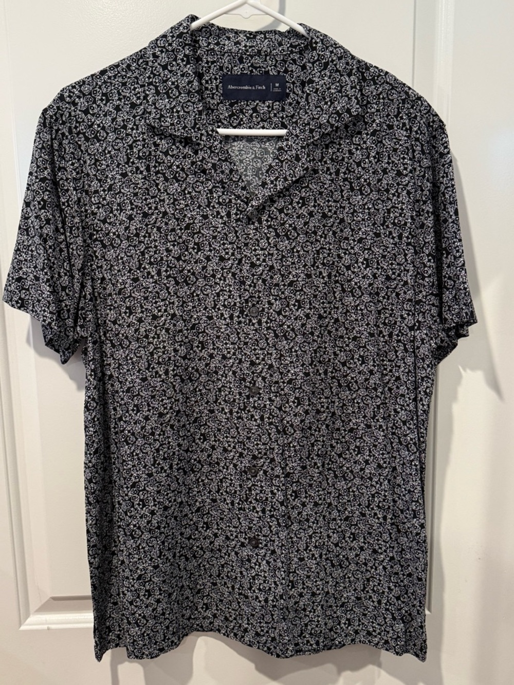 NWOT Abercrombie & Fitch Black Dice Short Sleeve Camp Button Down Shirt